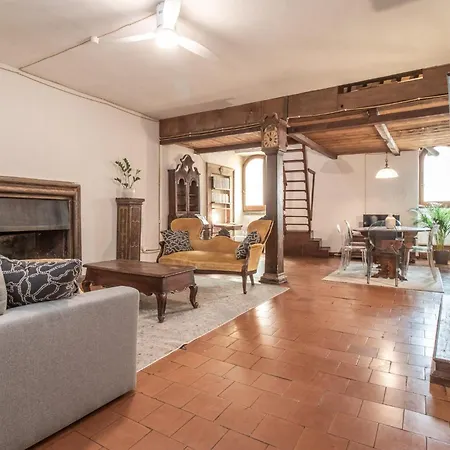 Benedetta - Trastevere Luxury Apartment